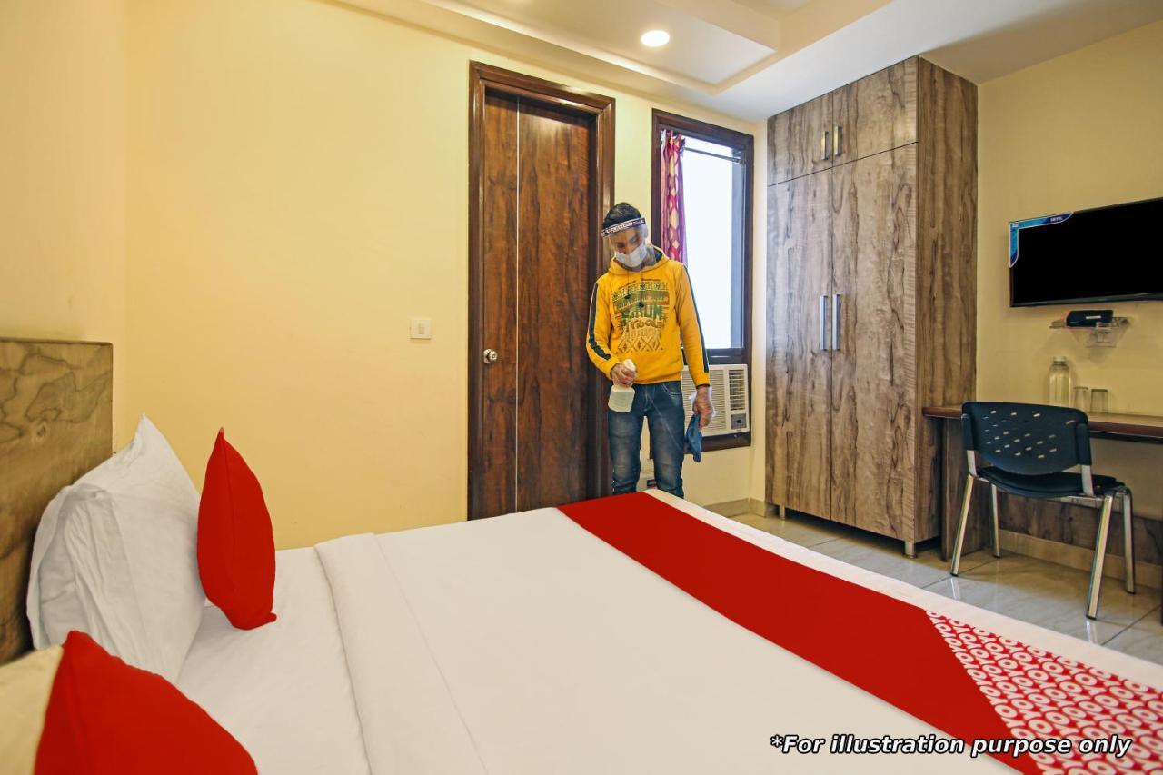 Oyo Flagship 69860 Mastana Palace Hotel Varanasi Ngoại thất bức ảnh