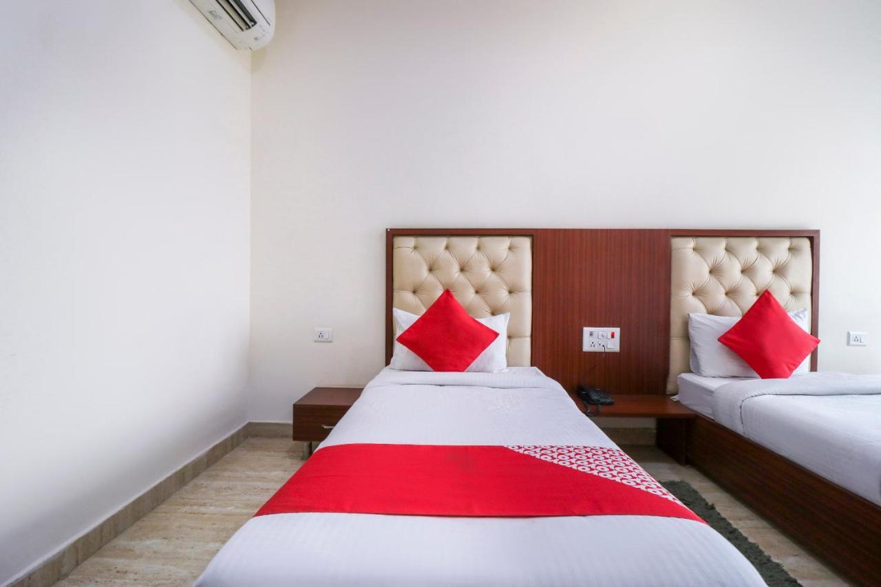 Oyo Flagship 69860 Mastana Palace Hotel Varanasi Ngoại thất bức ảnh